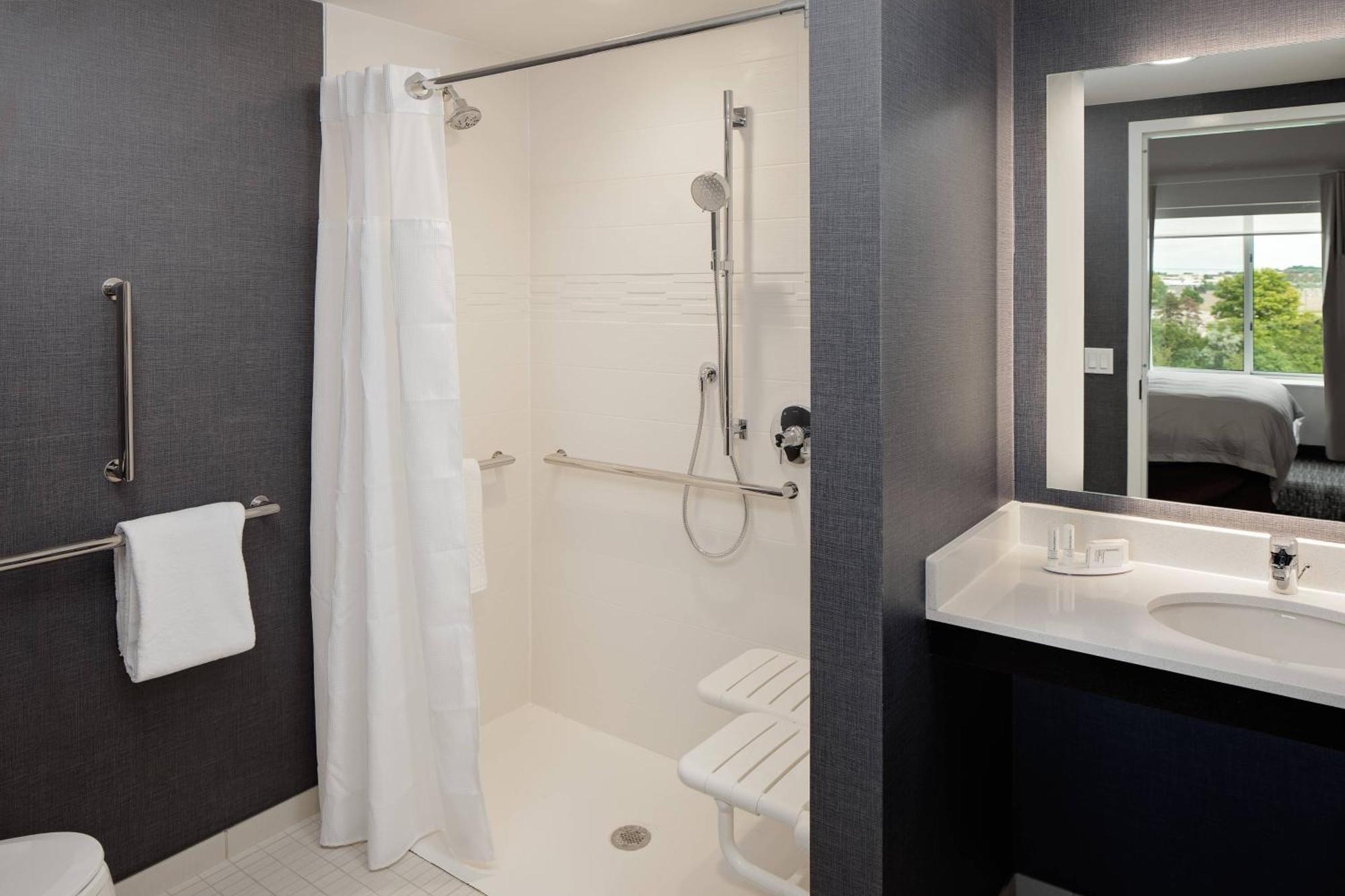 Residence Inn By Marriott Detroit Farmington Hills Exterior photo
